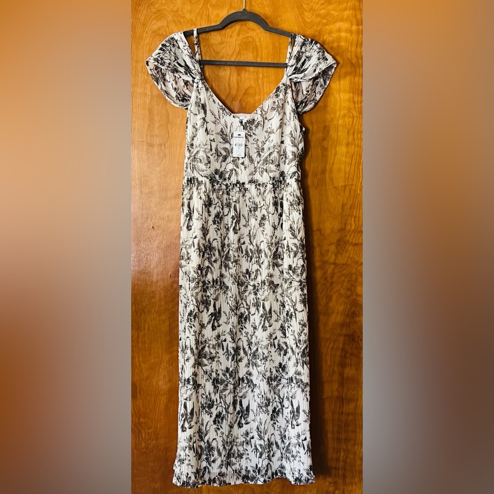 EXPRESS Floral Print Maxi Dress (size M)